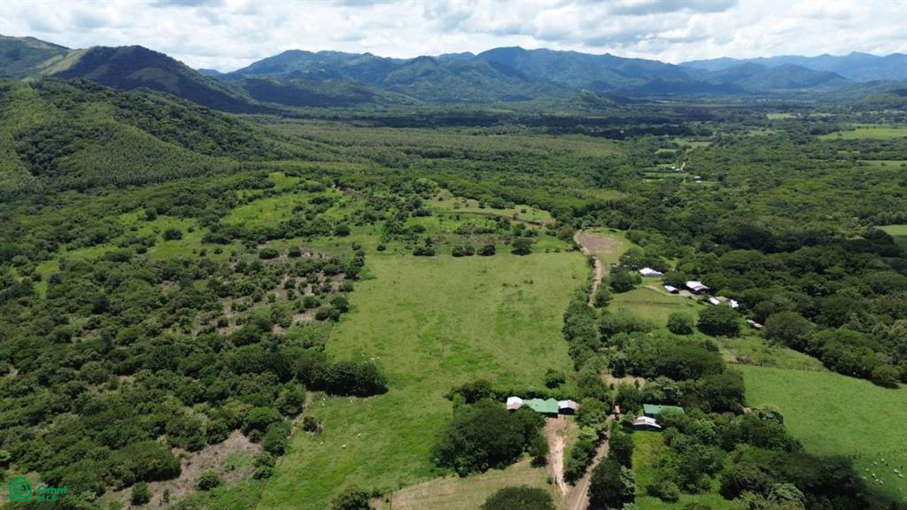 30 Hectare Finca in Santa Cruz