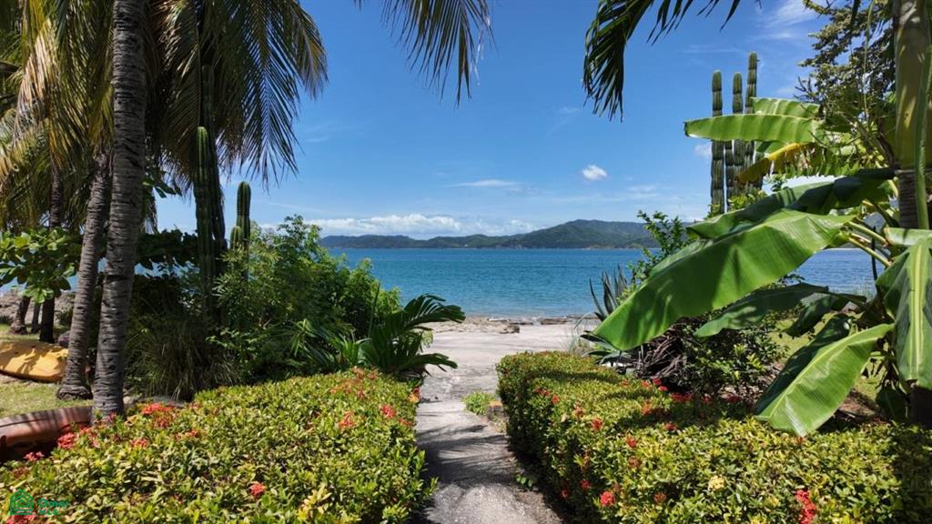 Turnkey Beachfront Condo – Flamingo Marina Cove Punta Indio 405 , Playa Flamingo, Guanacaste