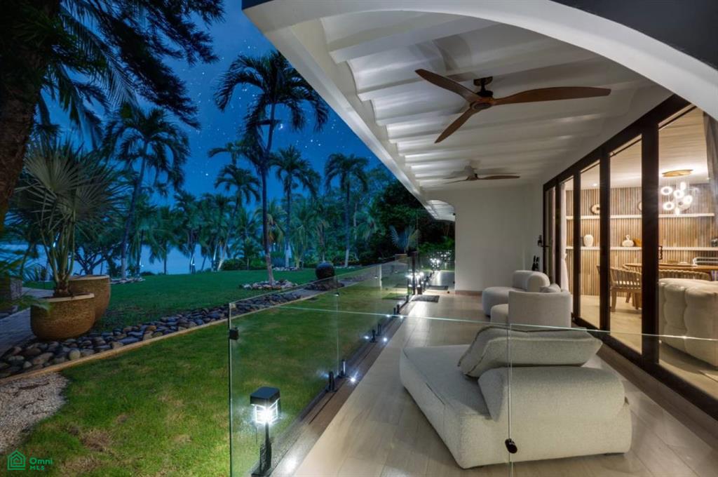 Flamingo Marina Cove 415 – Beachfront Condo