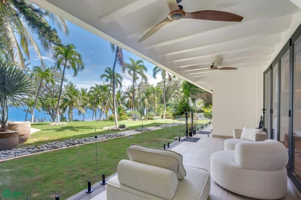 Flamingo Marina Cove 415 – Beachfront Condo