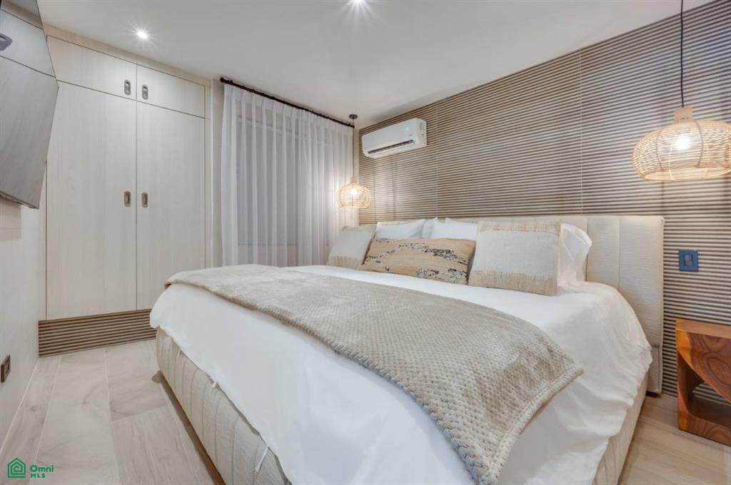Flamingo Marina Cove 415 – Beachfront Condo