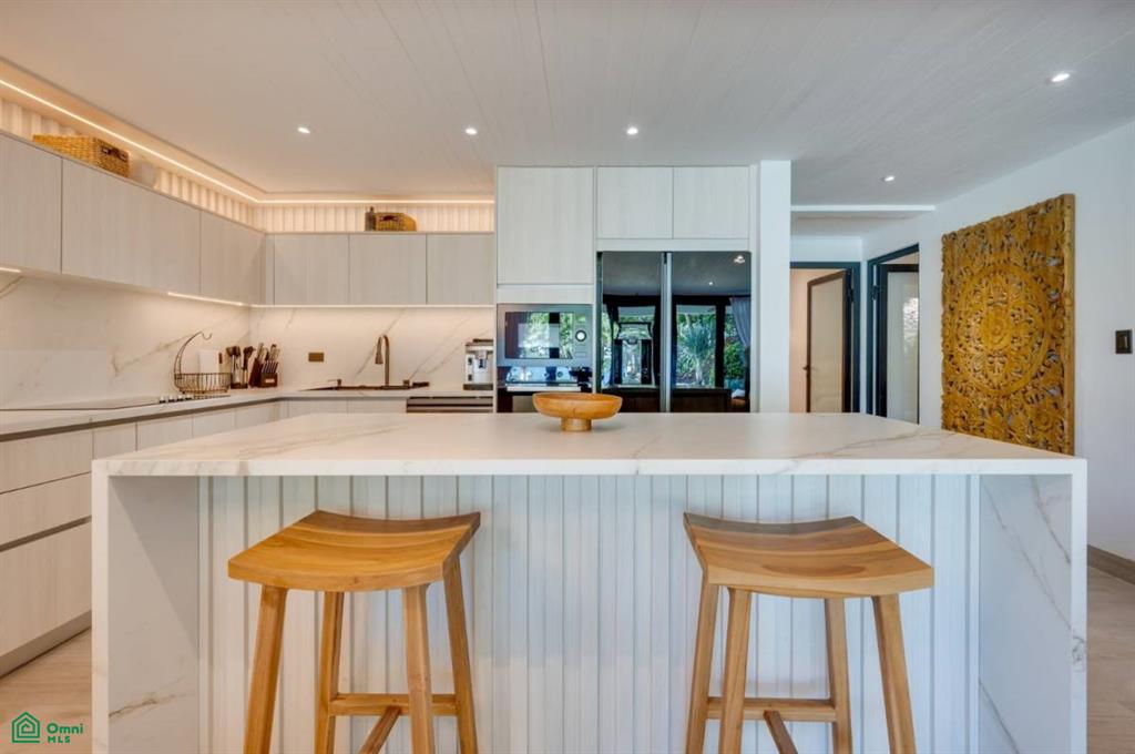 Flamingo Marina Cove 415 – Beachfront Condo