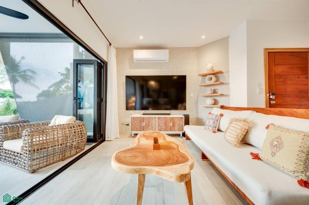 Beachfront Condo - Twin Dolphins 1A , Playa Potrero, Guanacaste