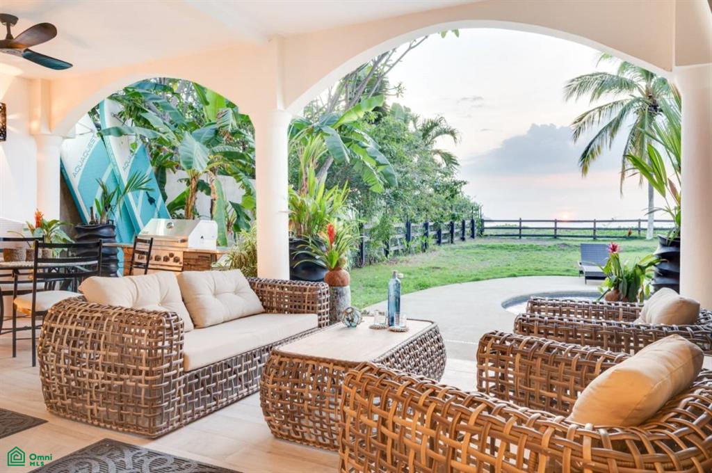 Beachfront Condo - Twin Dolphins 1A , Playa Potrero, Guanacaste