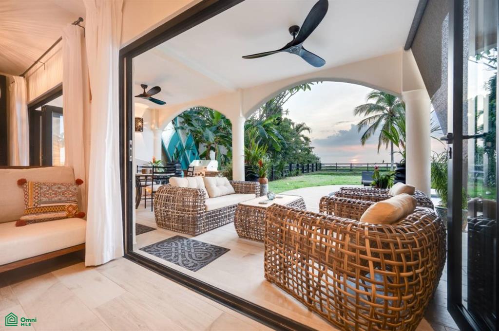 Beachfront Condo - Twin Dolphins 1A , Playa Potrero, Guanacaste