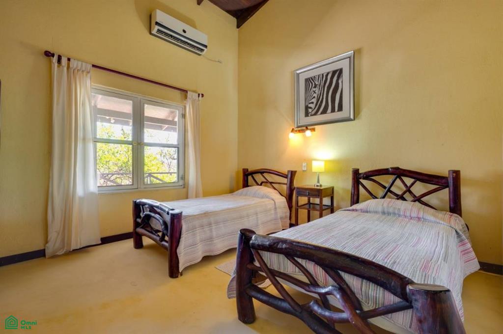 162 Acres Ranch Style Home - Coyolito Guanacaste