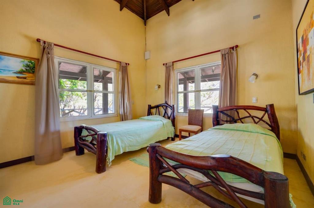 162 Acres Ranch Style Home - Coyolito Guanacaste