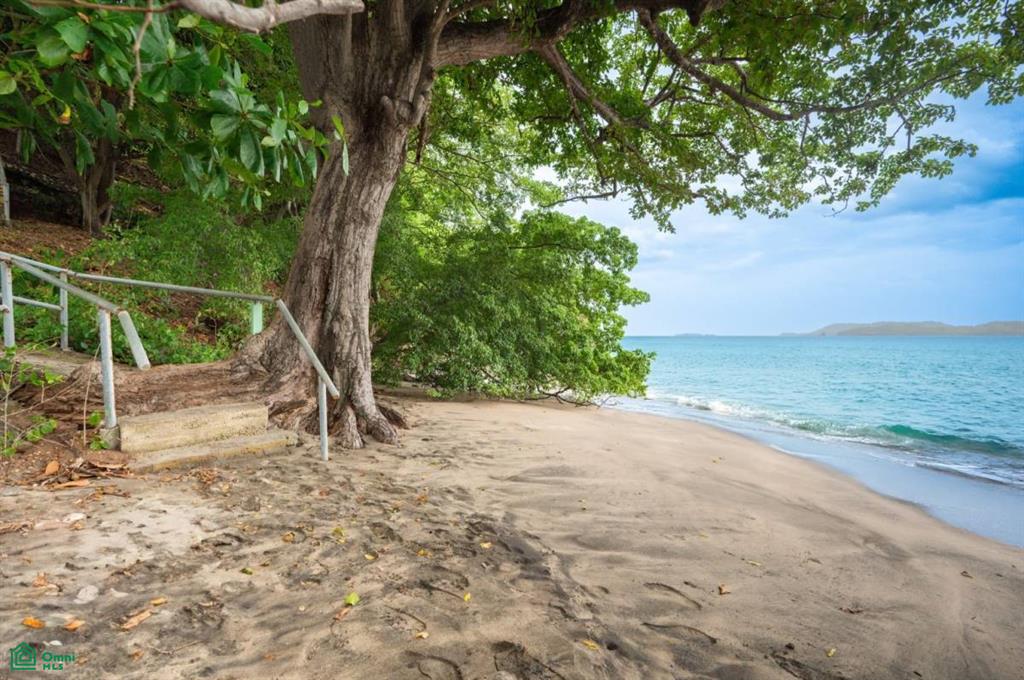 Beachfront Condo Steps from the Sea - Playa Flamingo Punta Plata 522 , Playa Flamingo, Guanacaste