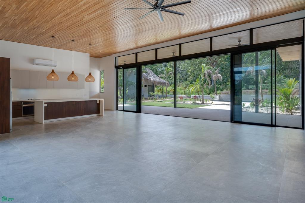 Villa Vivencia - 6 Bedroom Luxury Home - Playa Grande