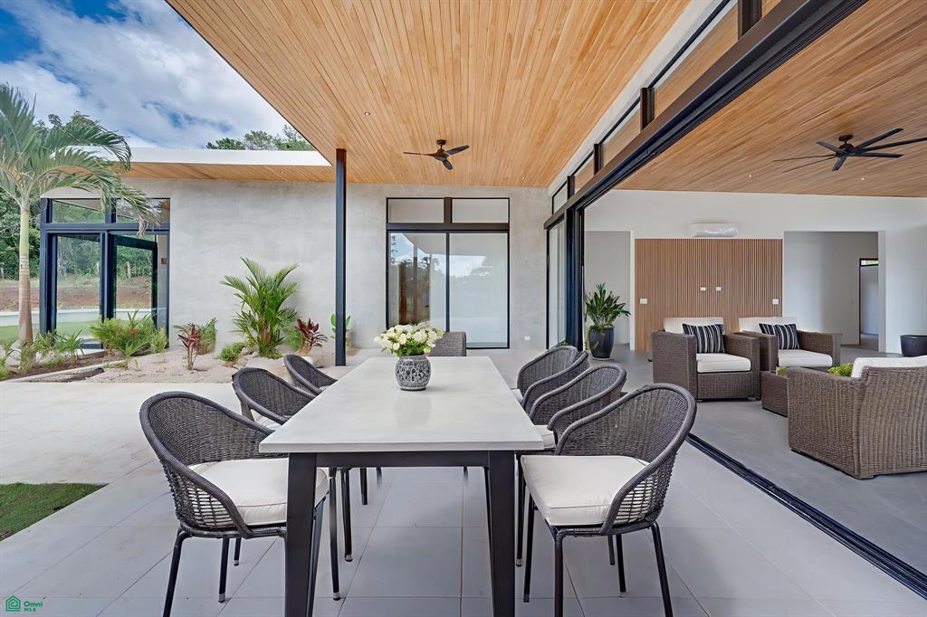 Villa Vivencia - 6 Bedroom Luxury Home - Playa Grande