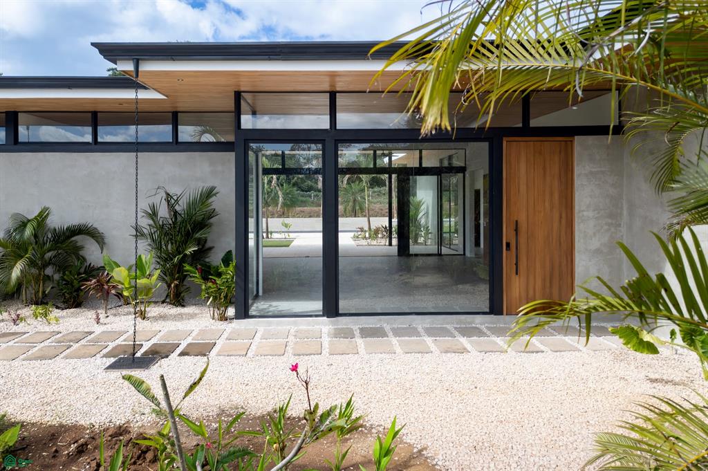 Villa Vivencia - 6 Bedroom Luxury Home - Playa Grande