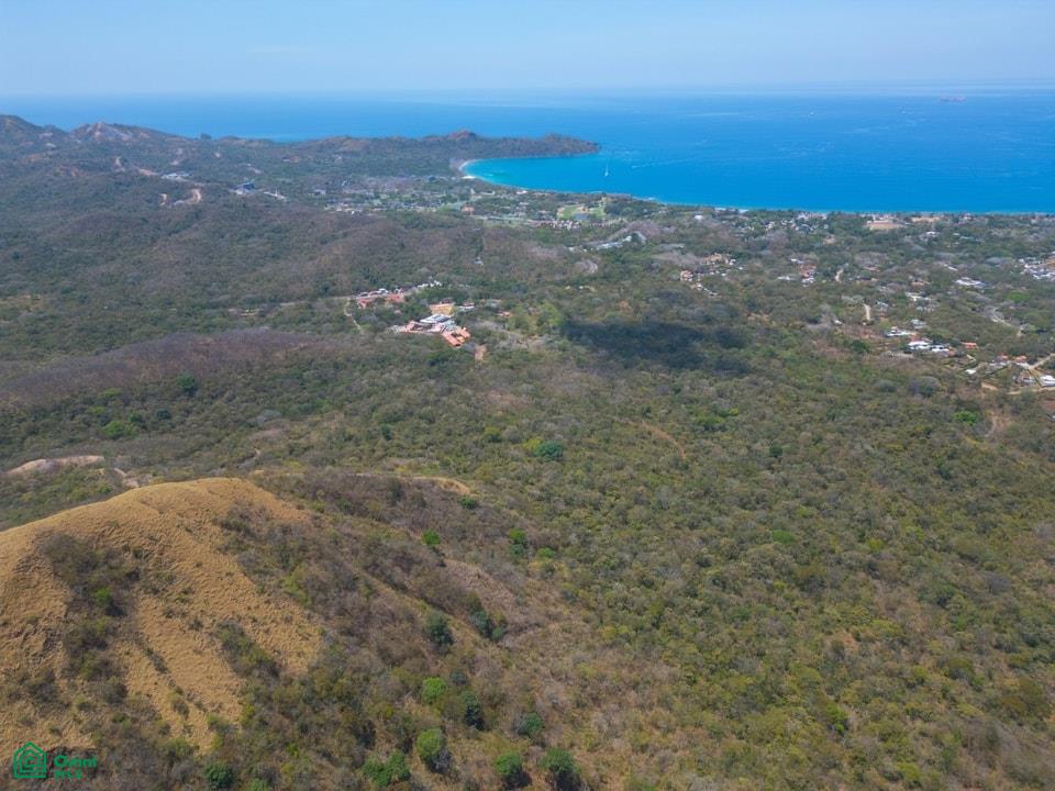 Brasilito 950 acres with water- Toro Azul