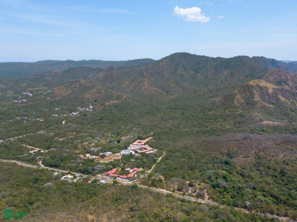 Brasilito 950 acres with water- Toro Azul