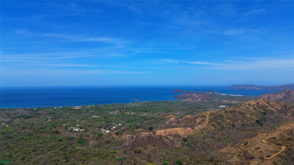 Brasilito 950 acres with water- Toro Azul