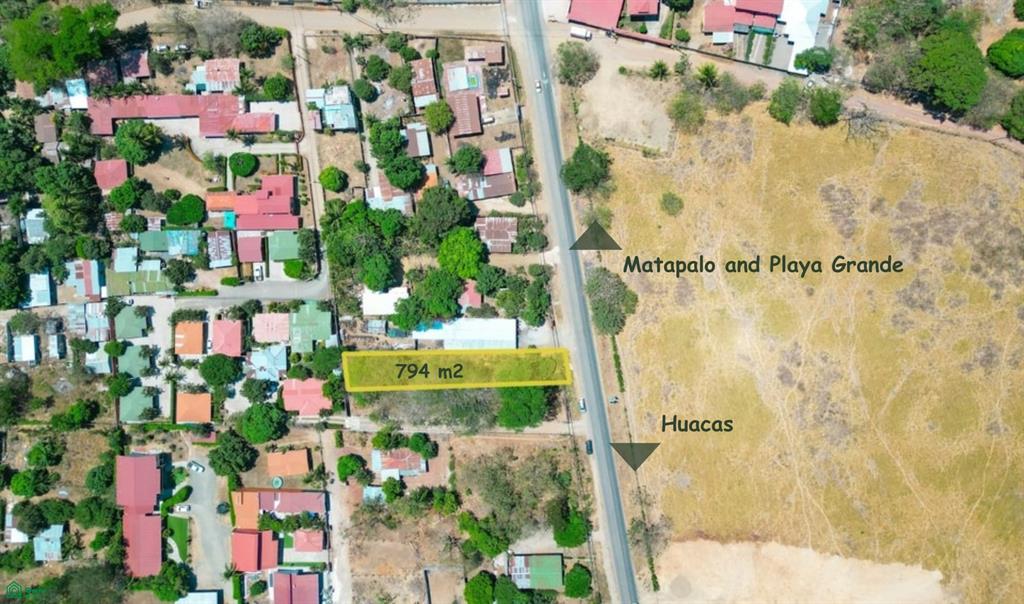 Brasilito 950 acres with water- Toro Azul