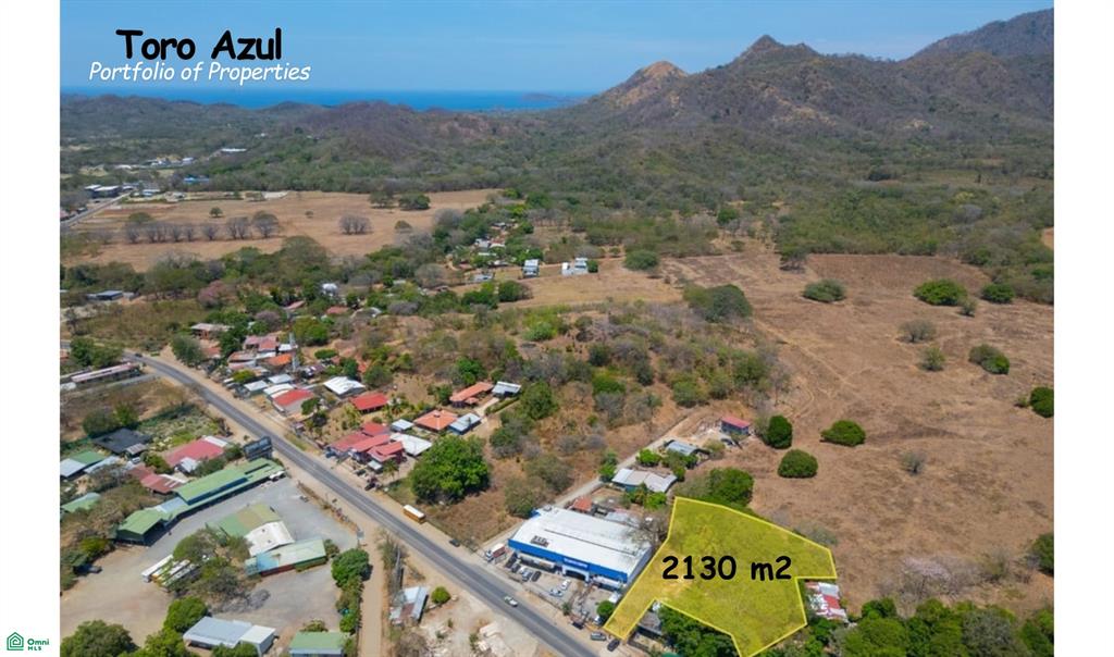 Brasilito 950 acres with water- Toro Azul