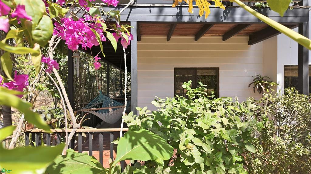 Casa Rosada Lomas de Conchal - Playa Puerto Viejo