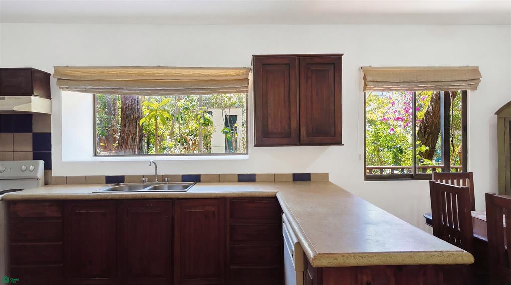 Casa Rosada Lomas de Conchal - Playa Puerto Viejo