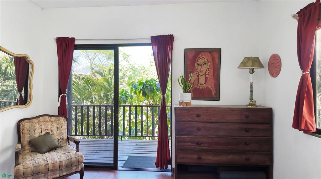 Casa Rosada Lomas de Conchal - Playa Puerto Viejo