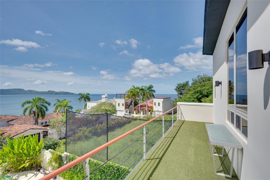 Casa Lot Four - Ocean View Home