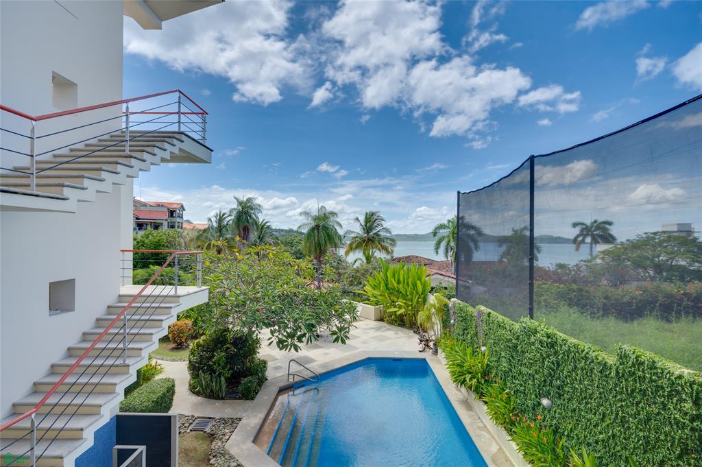 Casa Lot Four - Ocean View Home