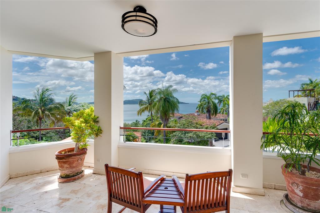 Casa Lot Four - Ocean View Home