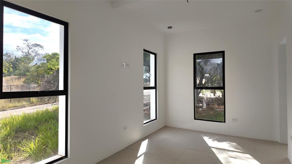 Home Opportunity on Large Lot - Playa Grande