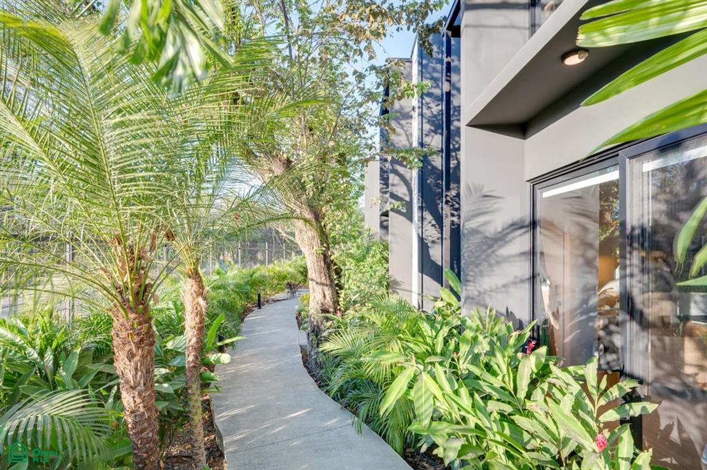 The Bungalows - Flamingo Estates