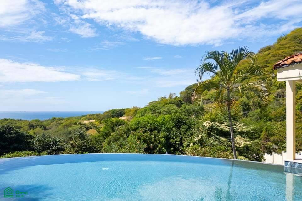 6 Bedroom Duplex - Playa Prieta 