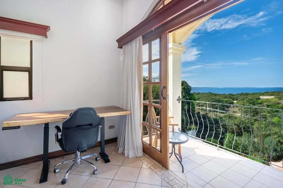 6 Bedroom Duplex - Playa Prieta 