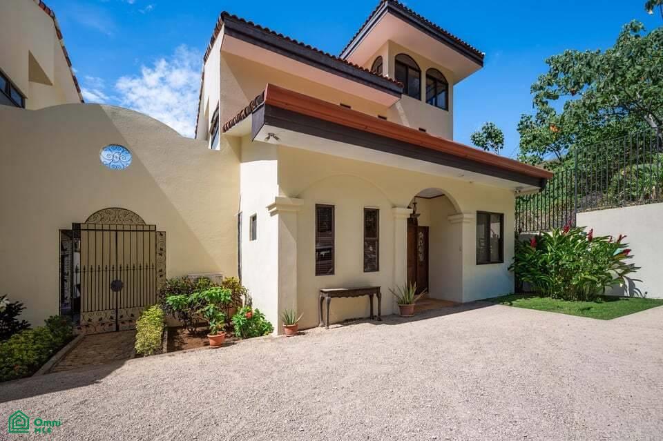 6 Bedroom Duplex - Playa Prieta 