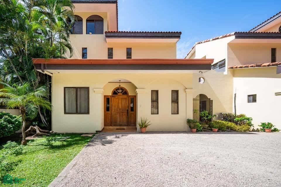 6 Bedroom Duplex - Playa Prieta 