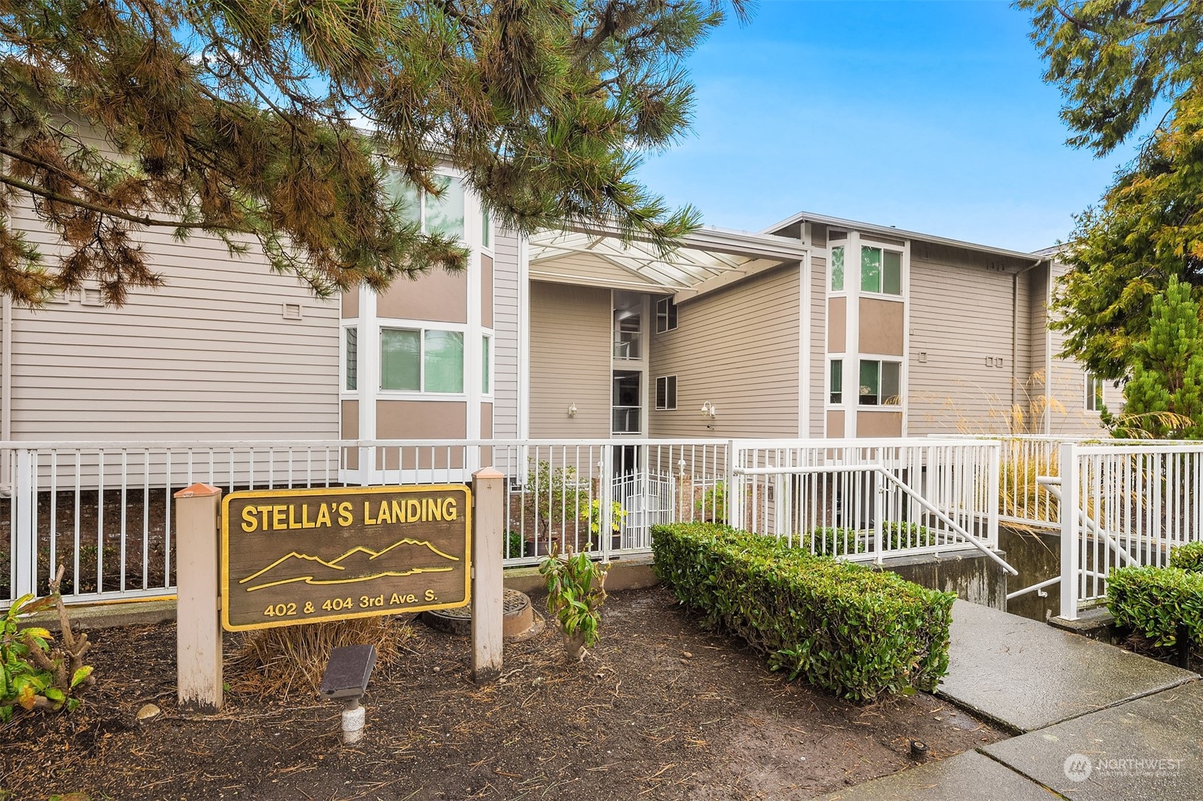 402 3rd Avenue S #B204