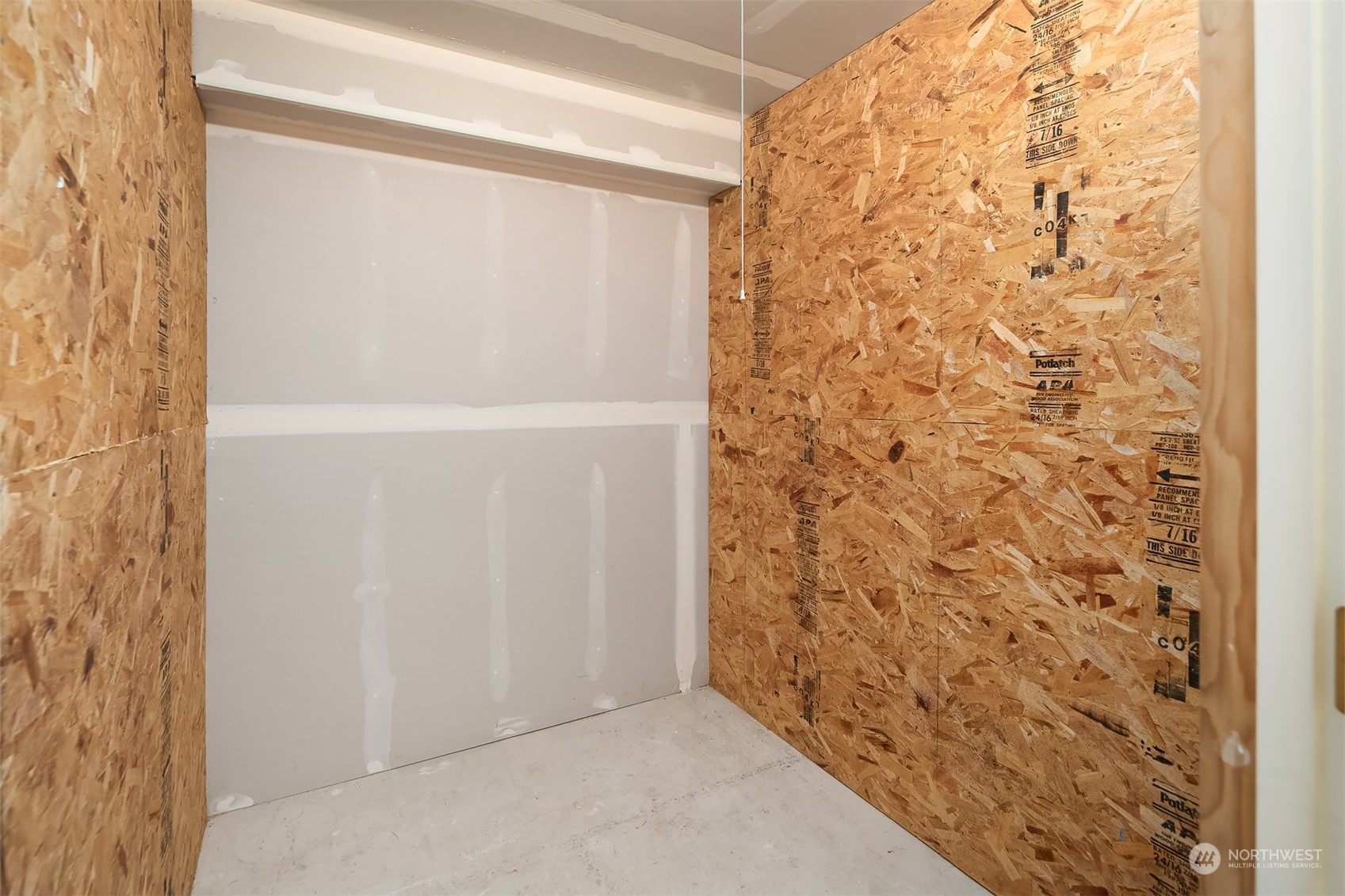 402 3rd Avenue S #B204