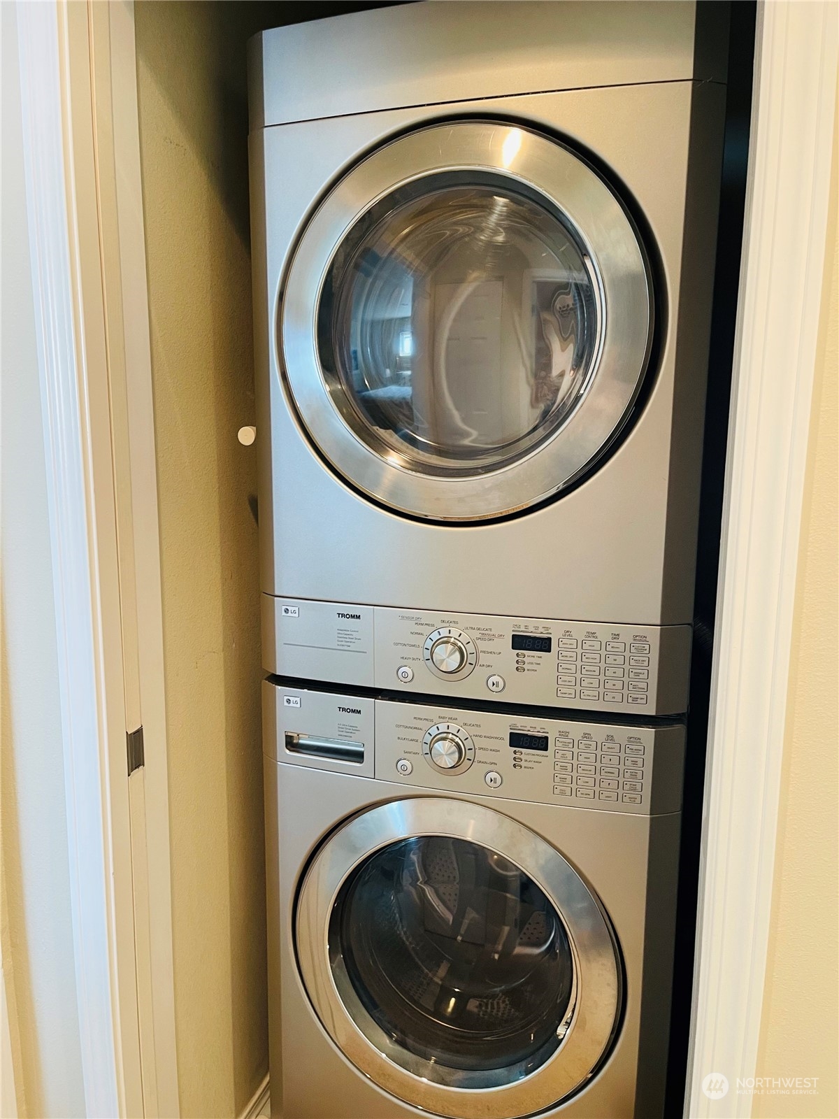 292 Sand Dune Avenue SW