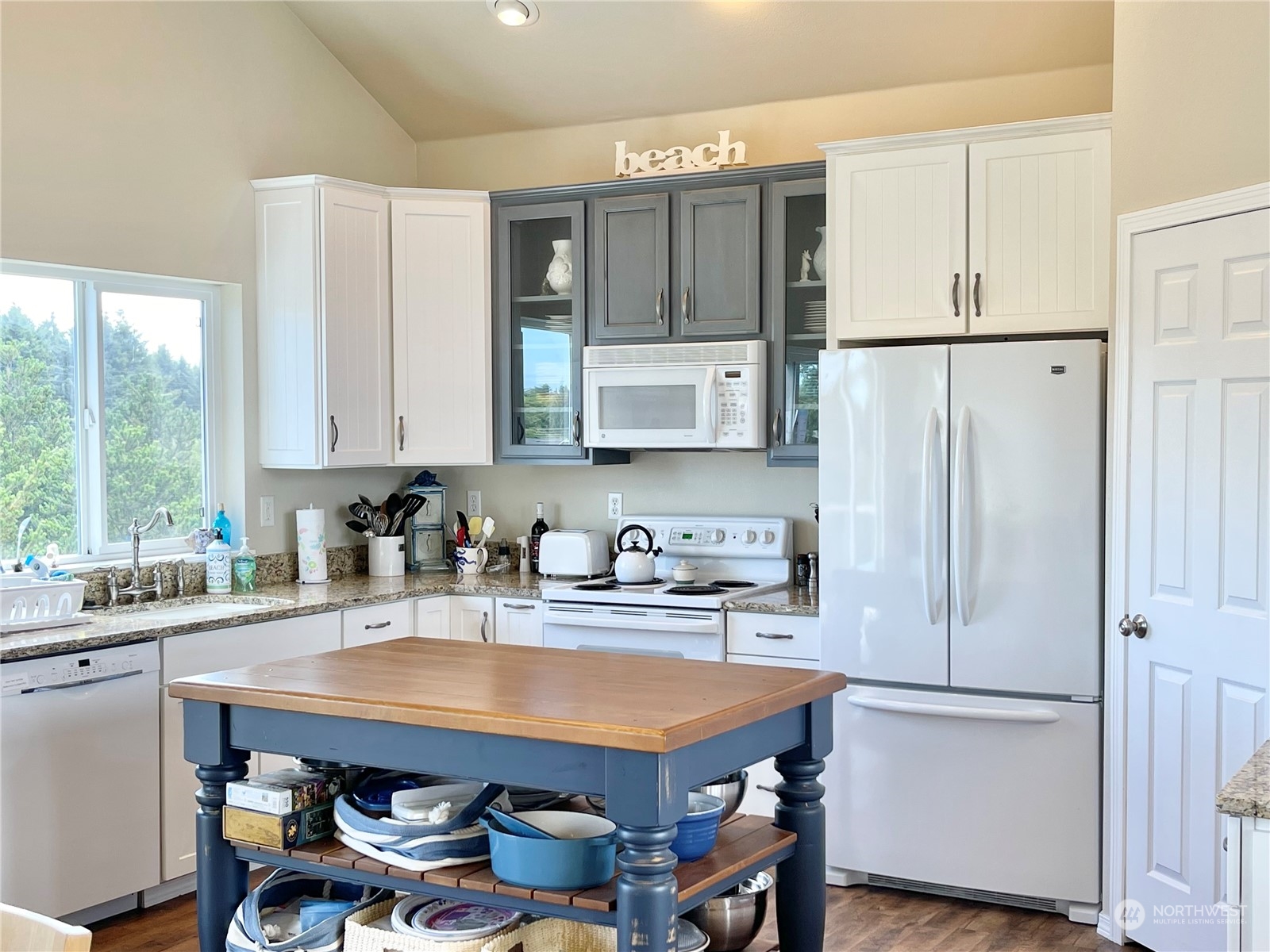 292 Sand Dune Avenue SW