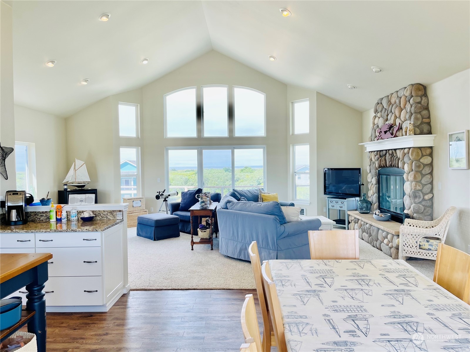 292 Sand Dune Avenue SW