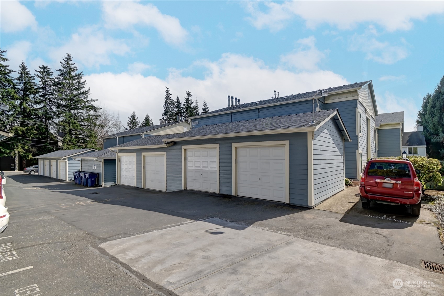 11901 93rd Avenue NE #B207, -3653 Unit: B207