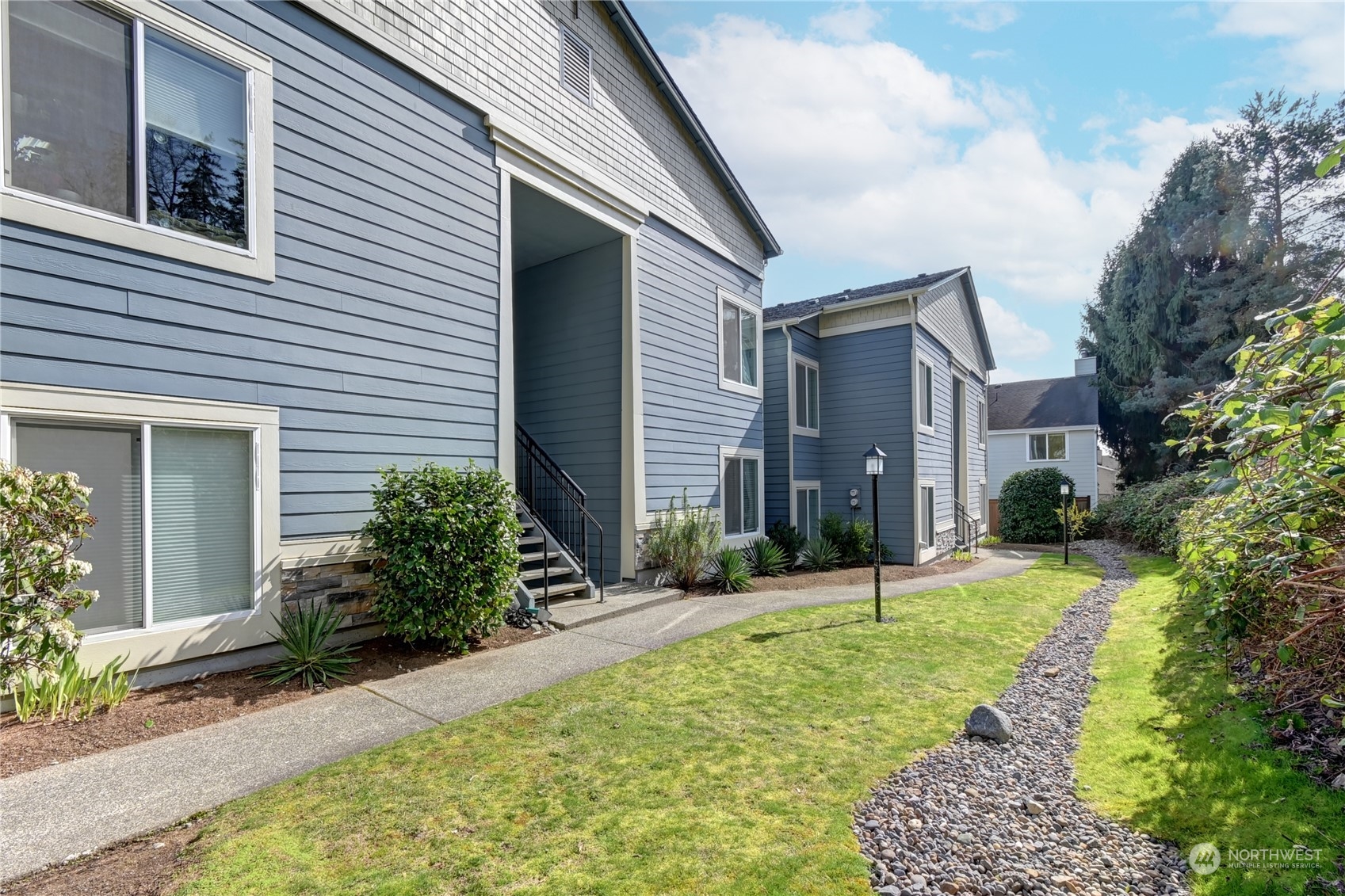 11901 93rd Avenue NE #B207, -3653 Unit: B207