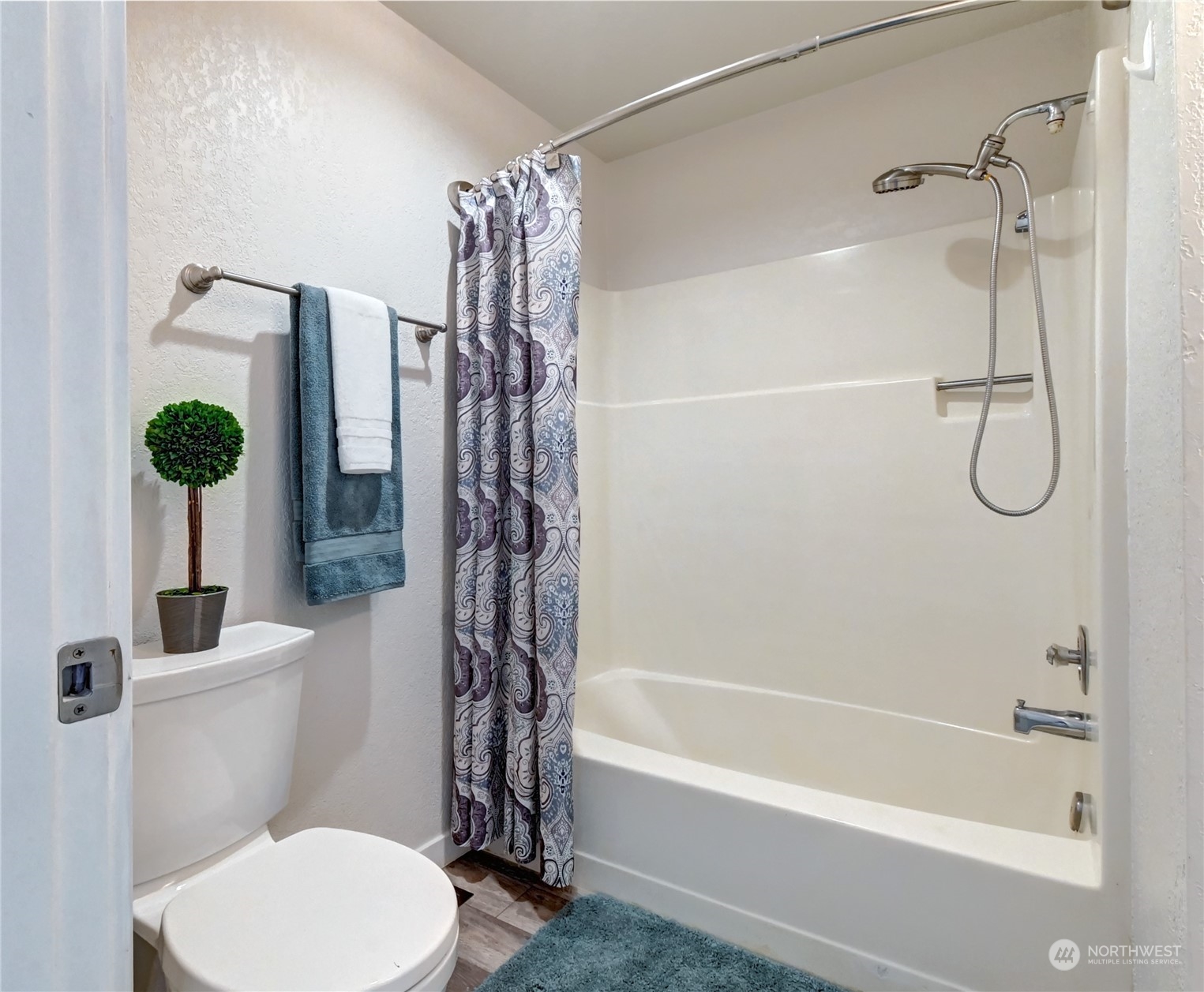 11901 93rd Avenue NE #B207, -3653 Unit: B207