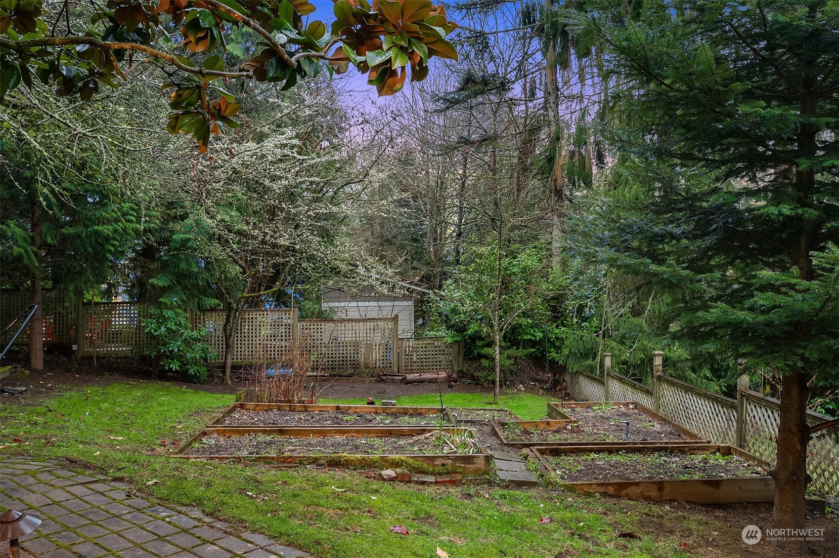 10539 Alton Avenue NE