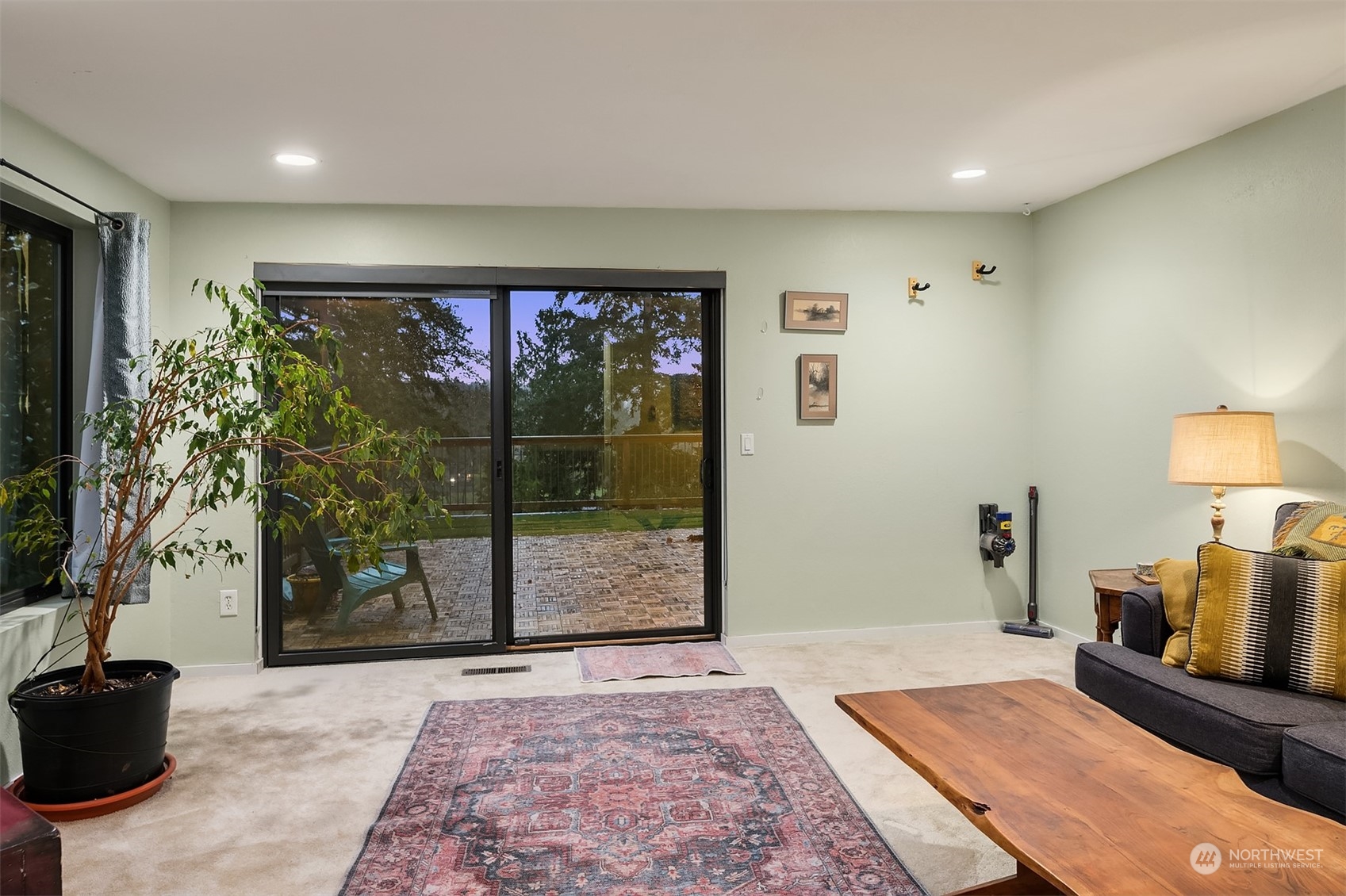 10539 Alton Avenue NE