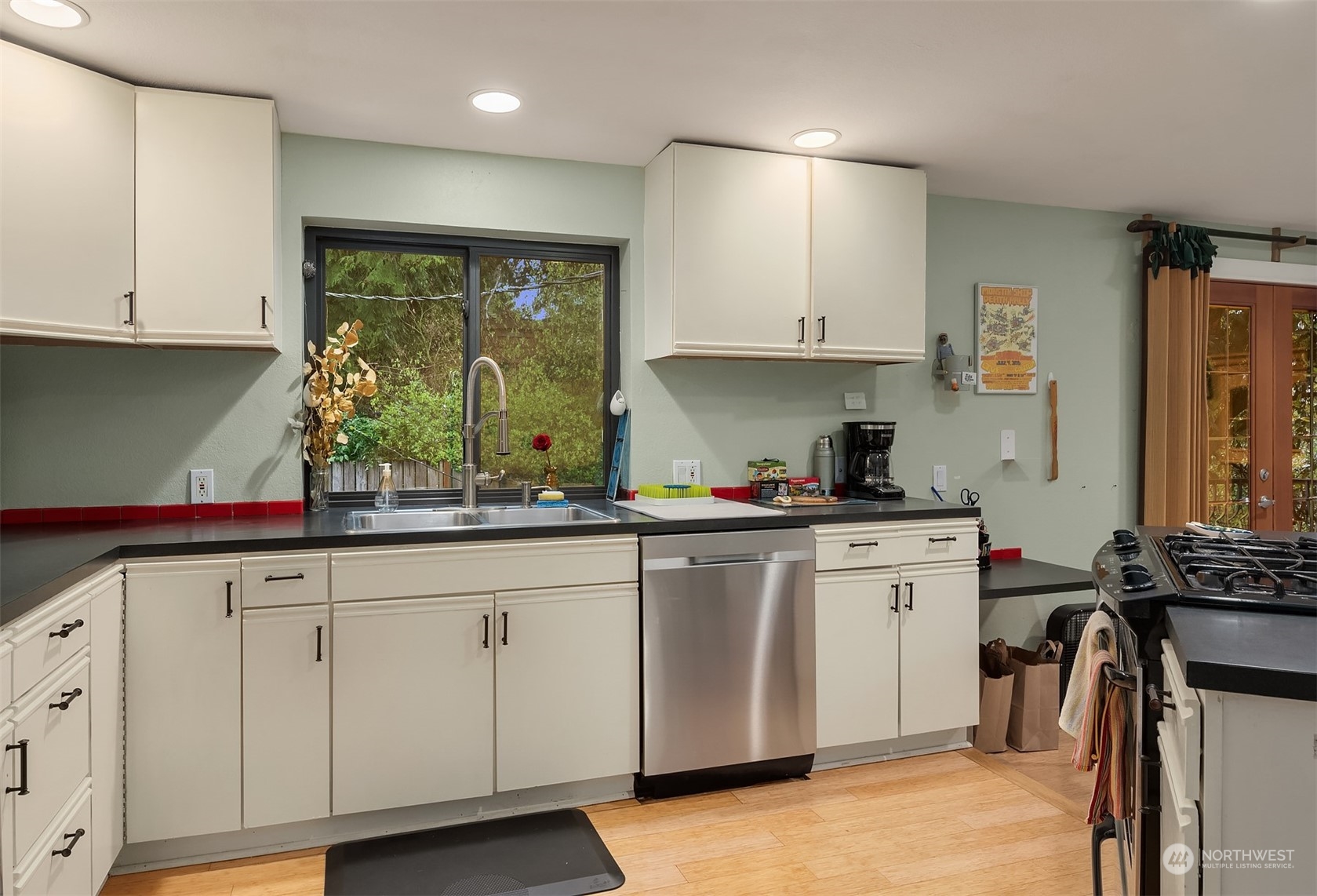 10539 Alton Avenue NE