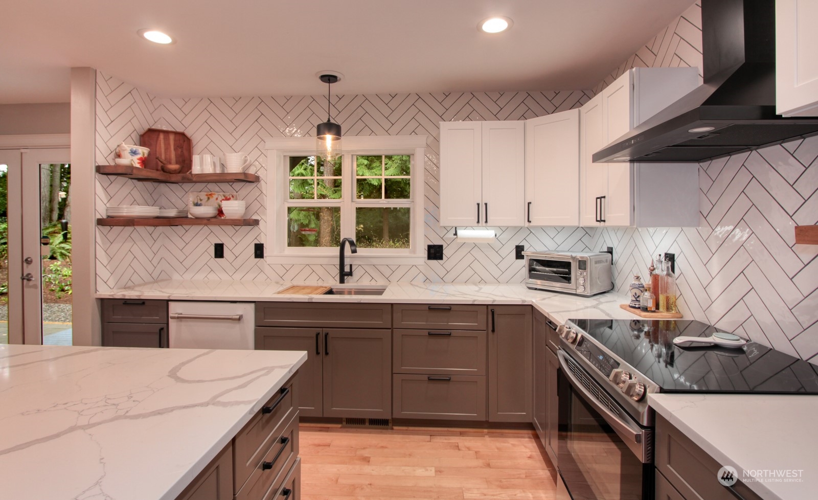 32385 NE Old Hansville Road