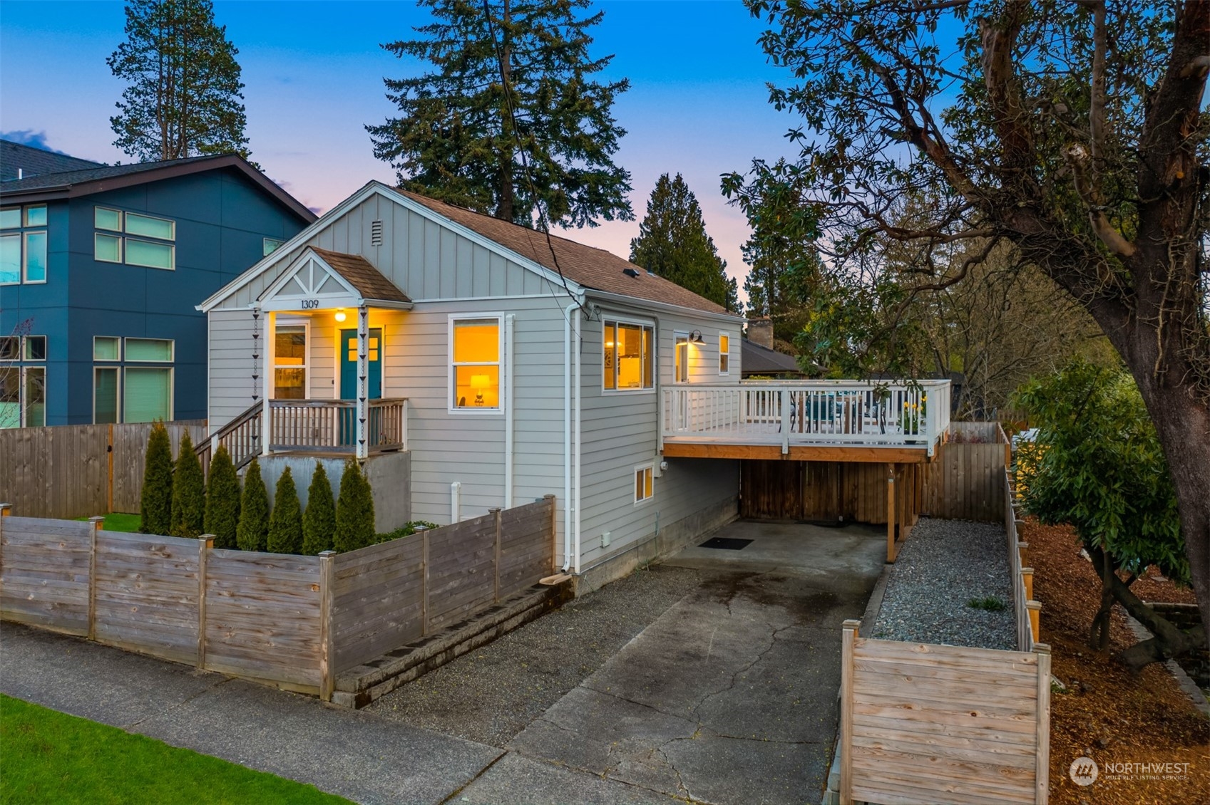 1309 SW Cloverdale Street