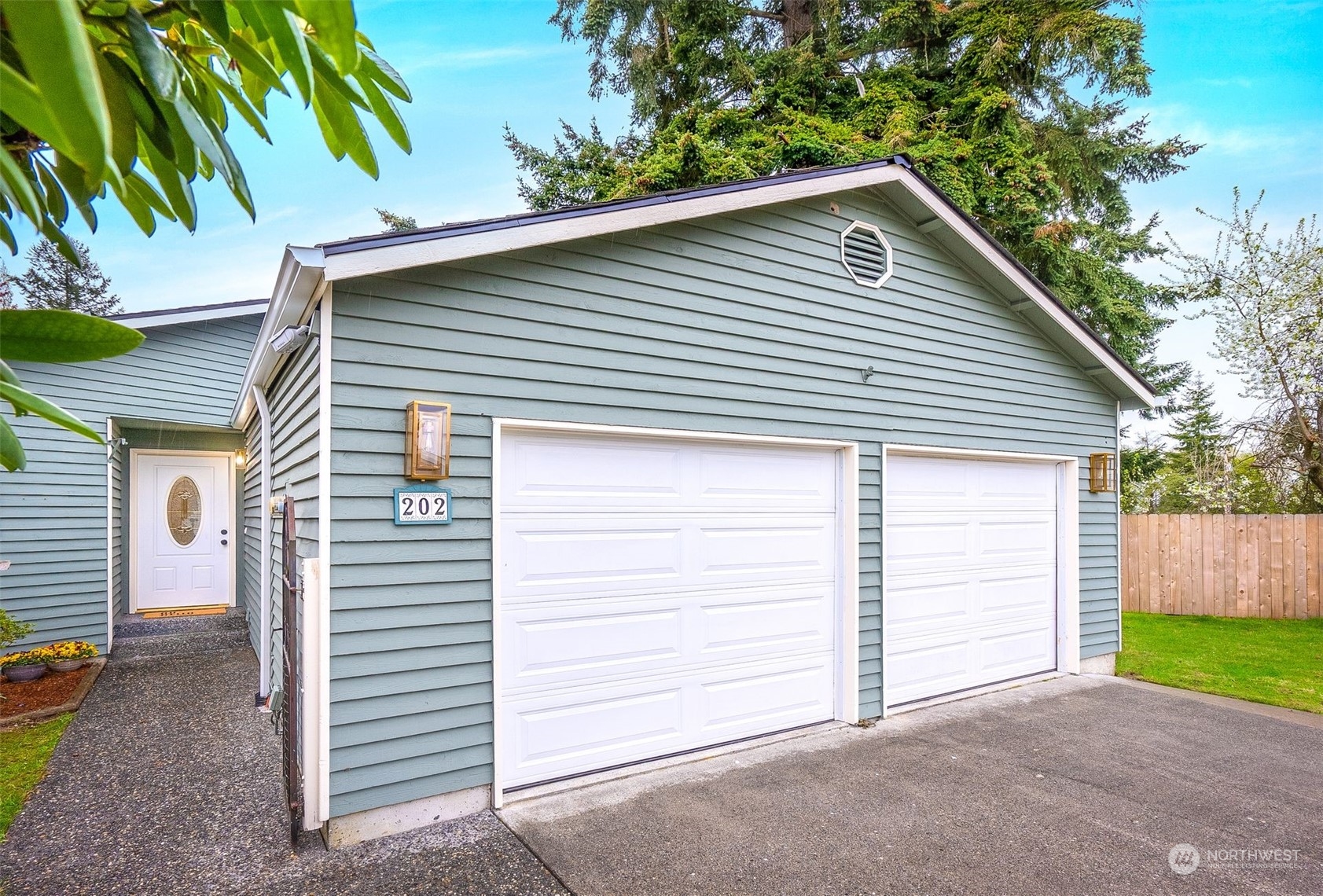 202 96th Place SE
