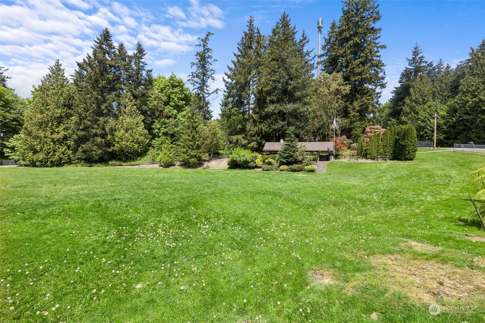 11925 Maplewood Avenue