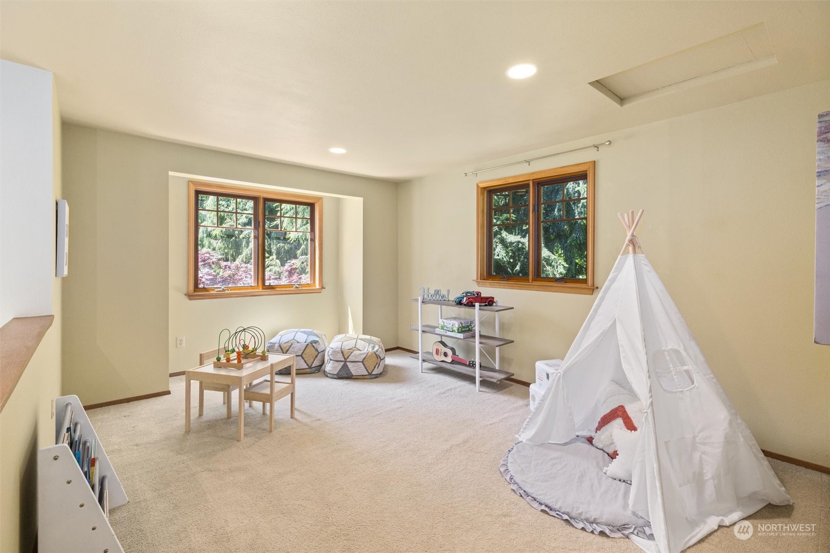 11925 Maplewood Avenue