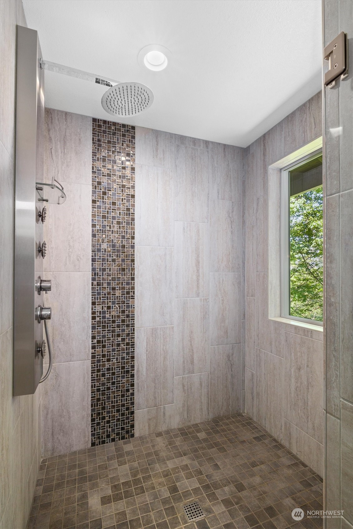 11925 Maplewood Avenue