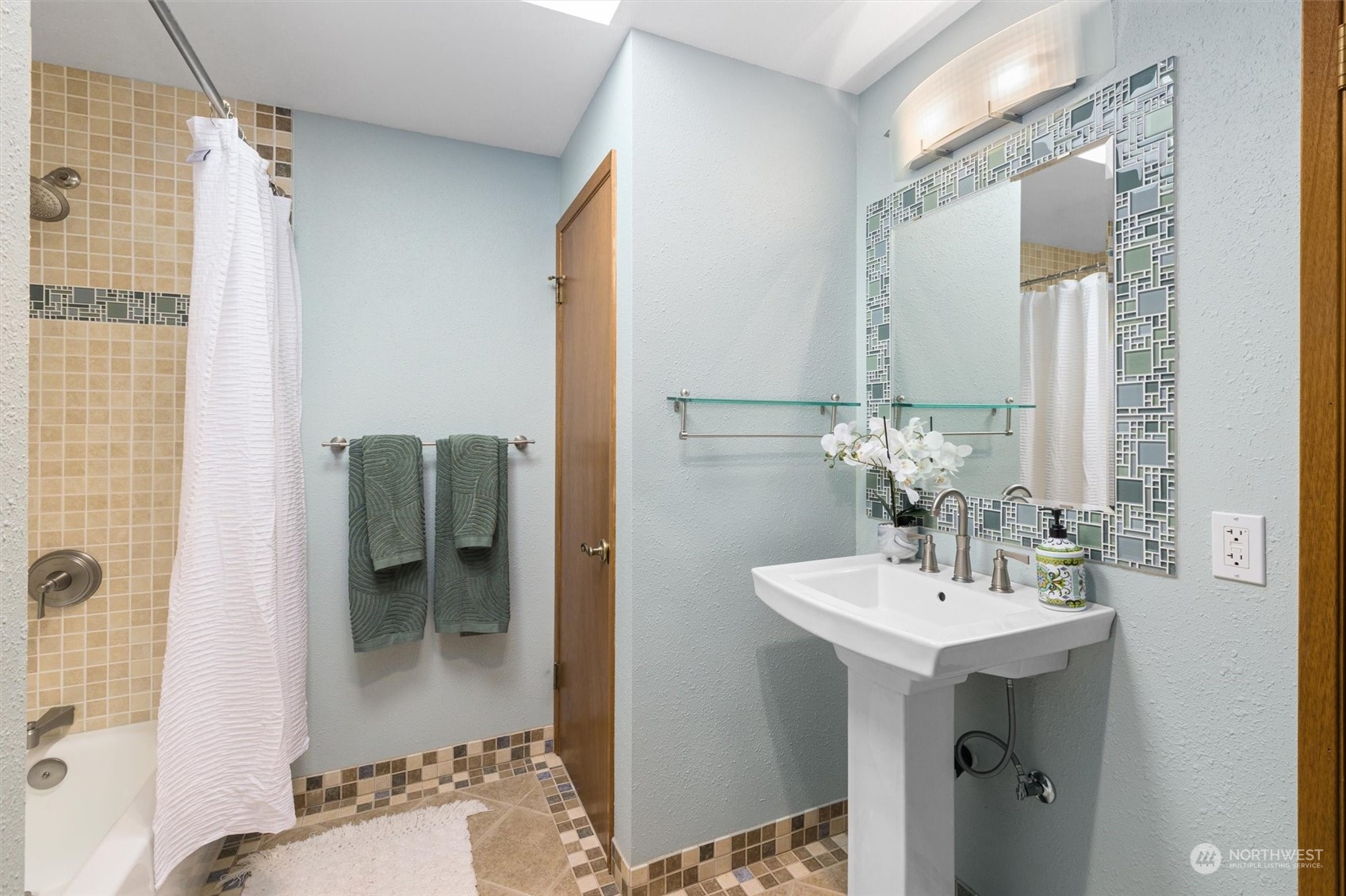 11925 Maplewood Avenue